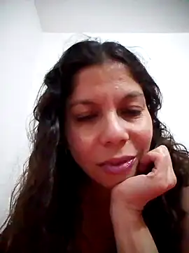 Snapshot of Carliina_Soussa chatting on February 19, 2025, 9:58 pm Carliina Soussa online show from February 19, 2025, 9:58 pm