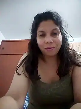 Snapshot of Carliina_Soussa chatting on March 15, 2025, 4:35 am Carliina Soussa online show from March 15, 2025, 4:35 am