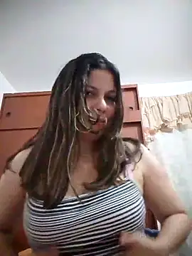 Snapshot of Carliina_Soussa chatting on September 19, 2025, 12:12 am Carliina Soussa online show from September 19, 2025, 12:12 am