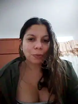 Snapshot of Carliina_Soussa chatting on October 9, 2025, 10:19 pm Carliina Soussa online show from October 9, 2025, 10:19 pm