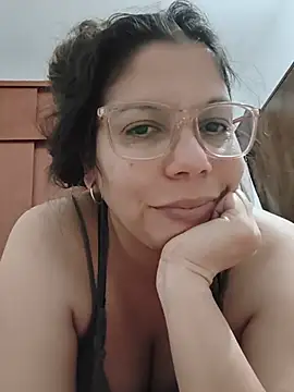 Snapshot of Carliina_Soussa chatting on July 13, 2026, 1:41 am Carliina Soussa online show from July 13, 2026, 1:41 am