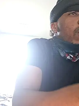 bigboytoy912 online show from April 15, 2026, 7:58 pm