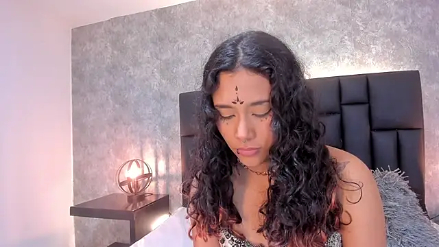 laura smith33 online show from January 22, 2025, 7:13 pm