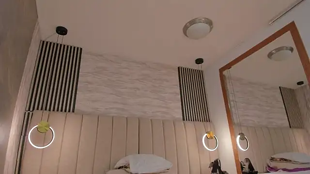 laura smith33 online show from October 1, 2025, 2:23 pm