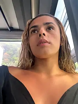 ZoeJohnsoon online show from November 18, 2025, 9:19 pm