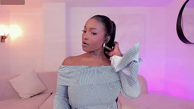 SavannahStorm online show from December 5, 2025, 7:43 pm