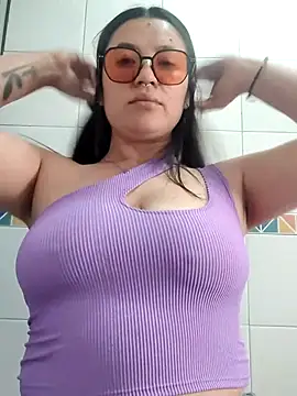 Snapshot of party_hornys69 chatting on May 2, 2026, 4:23 pm party hornys69 online show from May 2, 2026, 4:23 pm