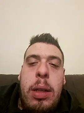 Snapshot of rocco132 chatting on February 20, 2025, 10:48 pm rocco132 online show from February 20, 2025, 10:48 pm