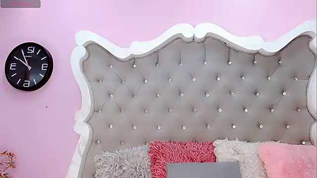 Sophia-Isabella online show from February 23, 2025, 7:49 pm