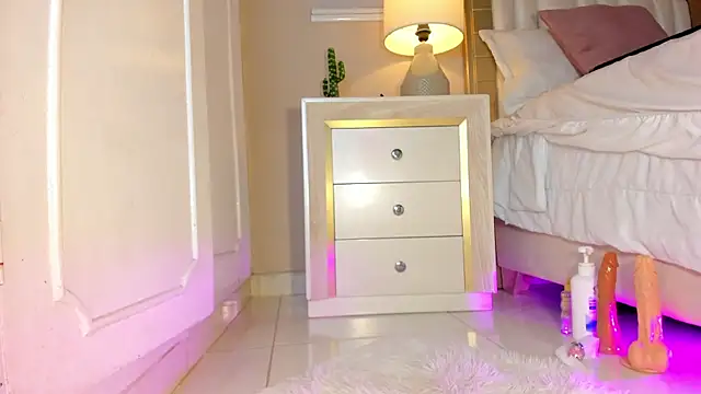 zoe sky  online show from March 11, 2025, 5:46 pm