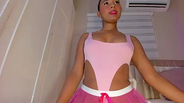 zoe sky  online show from March 22, 2025, 11:42 am