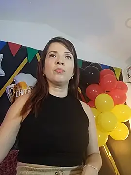 Adel Nesbiit online show from September 24, 2025, 7:28 pm