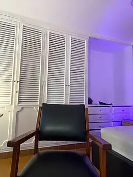 Adel Nesbiit online show from April 18, 2026, 7:40 pm