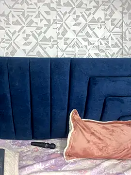 ElaaPerez online show from November 20, 2025, 12:38 pm