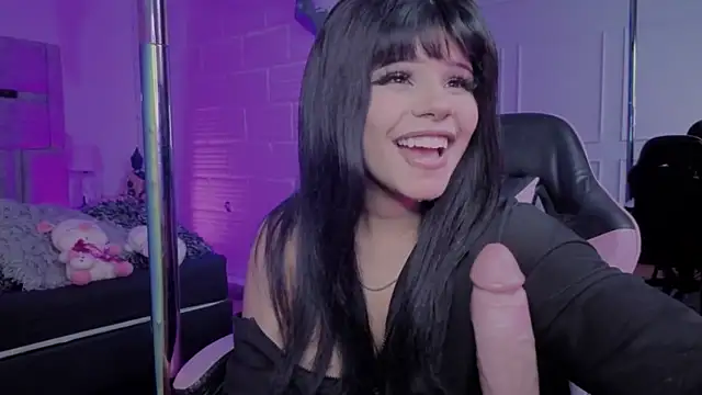 BonnieAnderson  online show from February 12, 2026, 8:15 pm