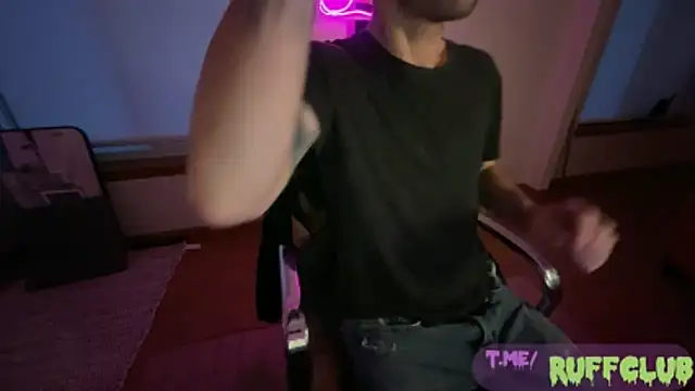 Snapshot of RuffClvb chatting on November 26, 2025, 12:00 am RuffClvb online show from November 26, 2025, 12:00 am