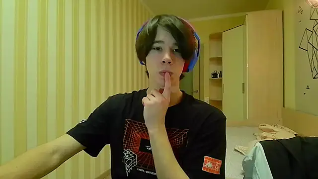 gayGamogey online show from March 19, 2025, 7:06 pm