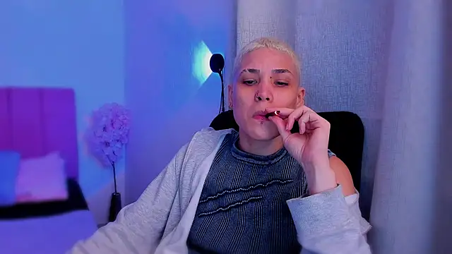 Charlee pink online show from February 5, 2026, 11:31 pm