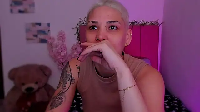 Charlee pink online show from February 18, 2026, 9:00 pm