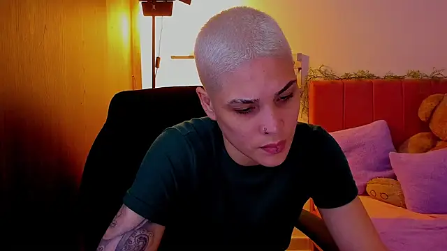 Charlee pink online show from April 1, 2026, 3:40 am