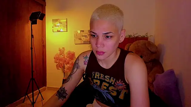 Snapshot of Charlee_pink chatting on April 21, 2026, 7:25 am Charlee pink online show from April 21, 2026, 7:25 am