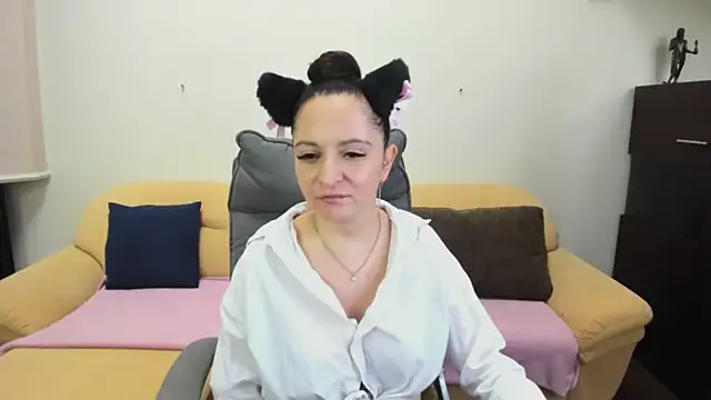 AngellLika online show from November 7, 2025, 10:15 am