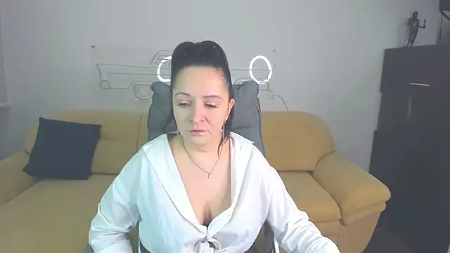 AngellLika online show from January 13, 2026, 8:19 am