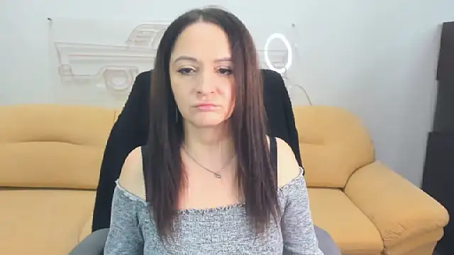 AngellLika online show from February 15, 2026, 8:35 am