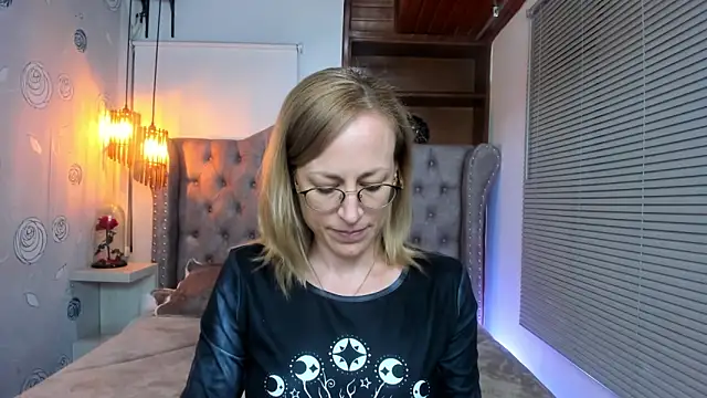 Snapshot of SammySanders chatting on January 3, 2025, 11:12 pm SammySanders online show from January 3, 2025, 11:12 pm