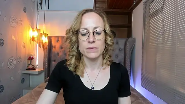 Snapshot of SammySanders chatting on February 5, 2025, 9:07 pm SammySanders online show from February 5, 2025, 9:07 pm