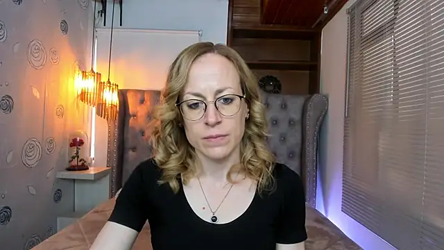 Snapshot of SammySanders chatting on February 8, 2025, 12:06 pm SammySanders online show from February 8, 2025, 12:06 pm