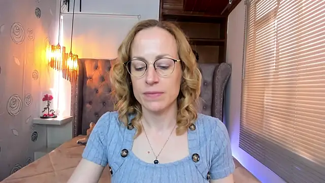 Snapshot of SammySanders chatting on February 15, 2025, 3:17 pm SammySanders online show from February 15, 2025, 3:17 pm