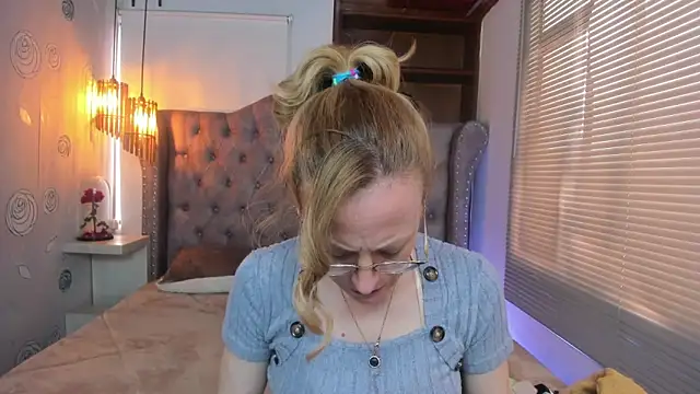 Snapshot of SammySanders chatting on February 22, 2025, 6:19 pm SammySanders online show from February 22, 2025, 6:19 pm