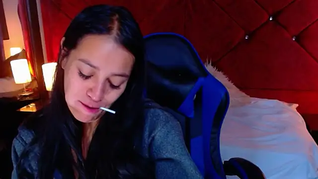 Julietacollins06 online show from February 23, 2026, 1:19 pm