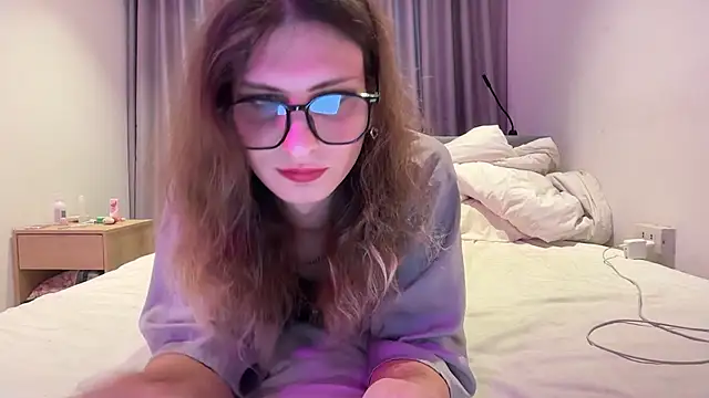 Snapshot of Alice_Pinkhead chatting on June 30, 2026, 8:04 am Alice Pinkhead online show from June 30, 2026, 8:04 am