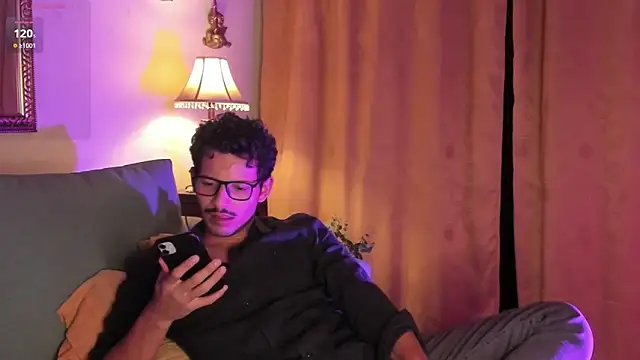 Snapshot of Nicholasrodrii chatting on April 9, 2026, 11:43 pm Nicholasrodrii online show from April 9, 2026, 11:43 pm