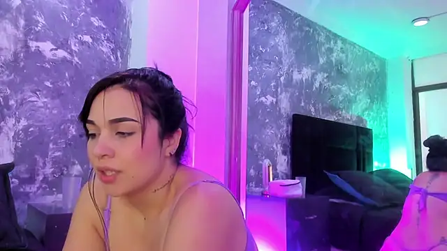 brianaGuzman online show from January 10, 2025, 3:58 pm