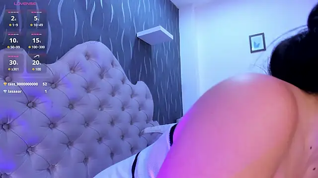 brianaGuzman online show from February 28, 2025, 4:42 pm