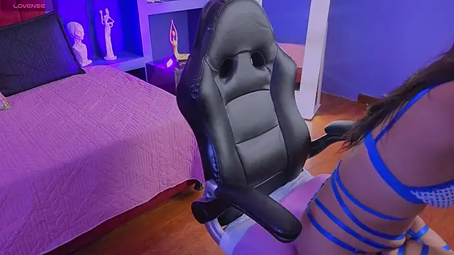 amy fox2 online show from April 14, 2026, 1:28 pm