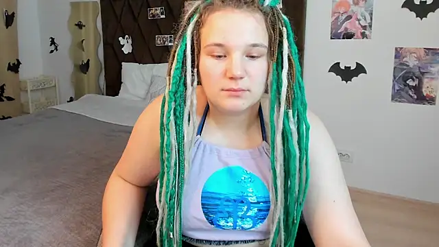 GloriaHylivi online show from December 21, 2024, 8:32 pm