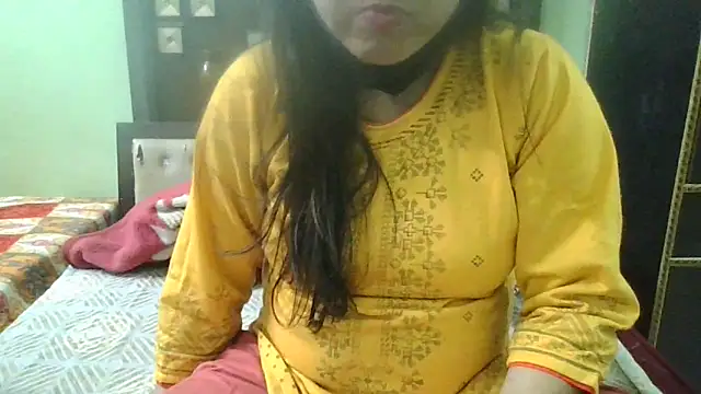 Snapshot of couplesuni chatting on December 3, 2024, 4:03 am couplesuni online show from December 3, 2024, 4:03 am