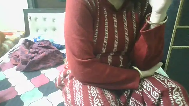 Snapshot of couplesuni chatting on December 20, 2024, 10:49 am couplesuni online show from December 20, 2024, 10:49 am