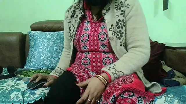 Snapshot of couplesuni chatting on January 4, 2025, 4:23 am couplesuni online show from January 4, 2025, 4:23 am