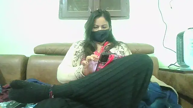 Snapshot of couplesuni chatting on January 5, 2025, 2:49 am couplesuni online show from January 5, 2025, 2:49 am