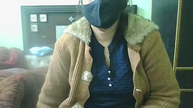 Snapshot of couplesuni chatting on January 16, 2025, 11:26 am couplesuni online show from January 16, 2025, 11:26 am