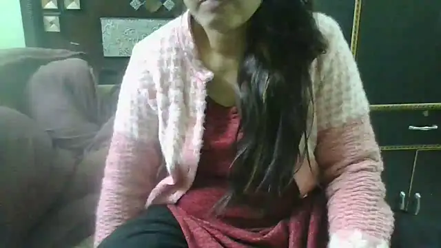 Snapshot of couplesuni chatting on January 28, 2025, 4:08 am couplesuni online show from January 28, 2025, 4:08 am