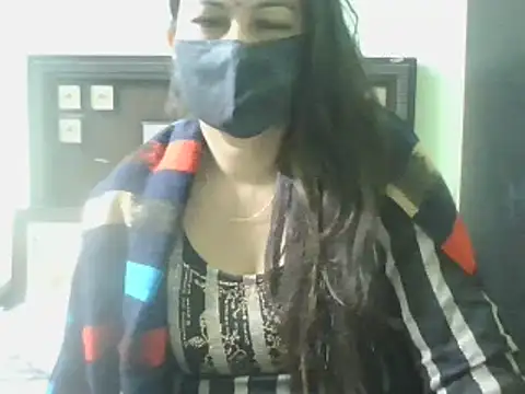 Snapshot of couplesuni chatting on February 5, 2025, 5:09 am couplesuni online show from February 5, 2025, 5:09 am