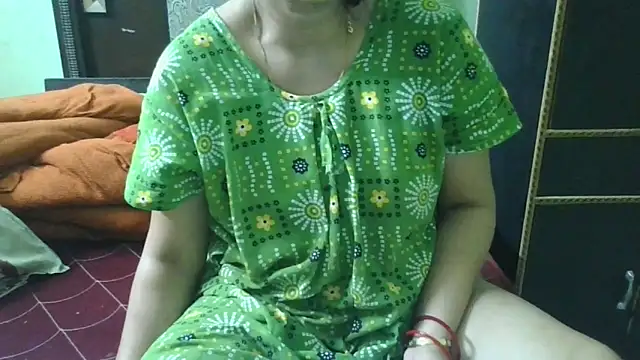 Snapshot of couplesuni chatting on October 6, 2025, 3:04 am couplesuni online show from October 6, 2025, 3:04 am