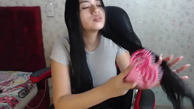 kayla k18 online show from November 10, 2025, 3:27 am