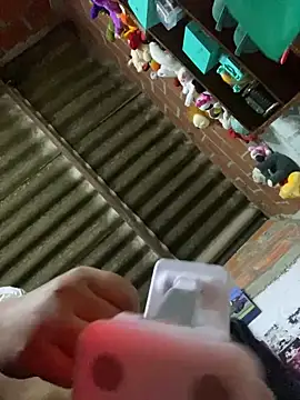 dafne19  online show from December 3, 2025, 4:09 am